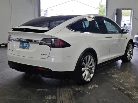 More photos of 2016 Tesla Model X P90D at Premium Autos - Norco, CA