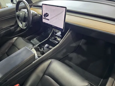 More photos of 2018 Tesla Model 3 LONG RANGE at Premium Autos - Norco, CA