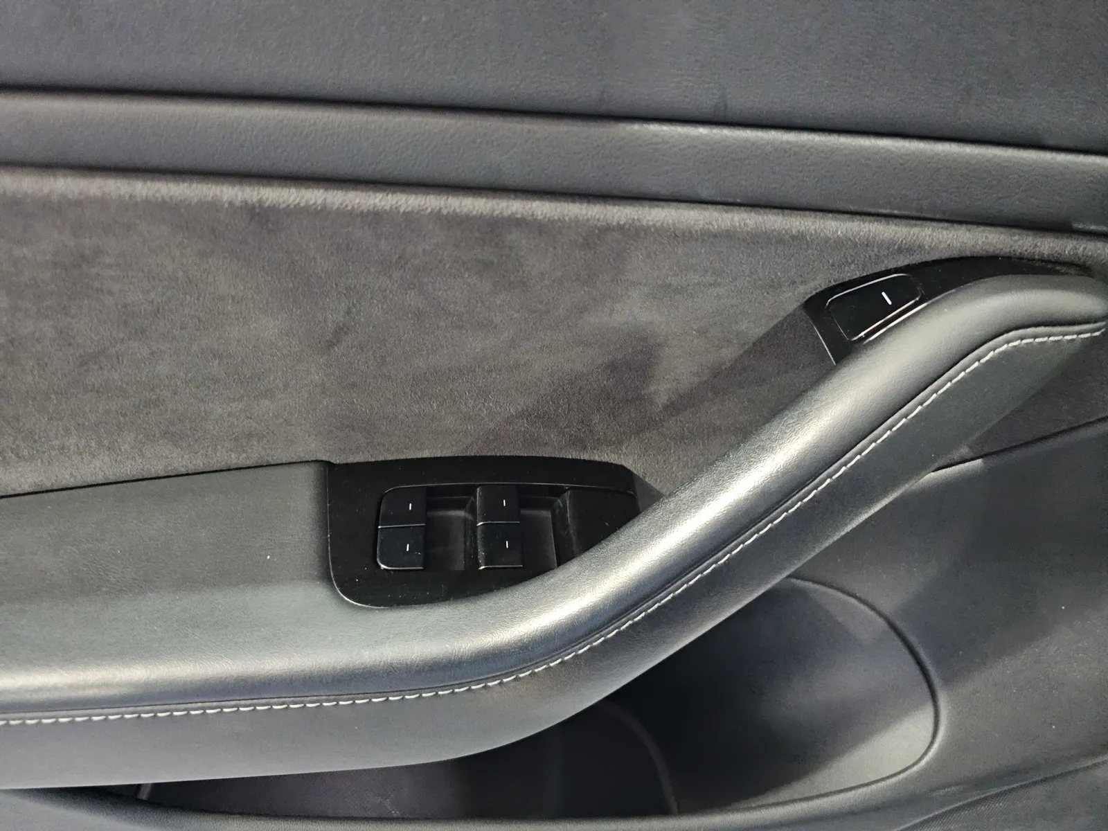 Tesla Model 3 photo 13