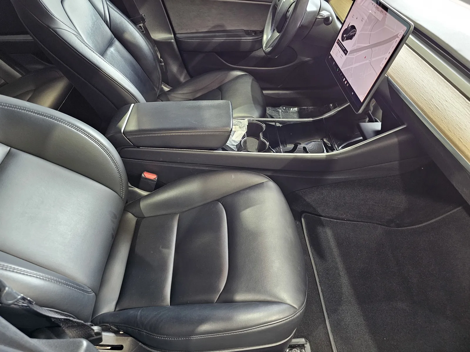 Tesla Model 3 photo 7