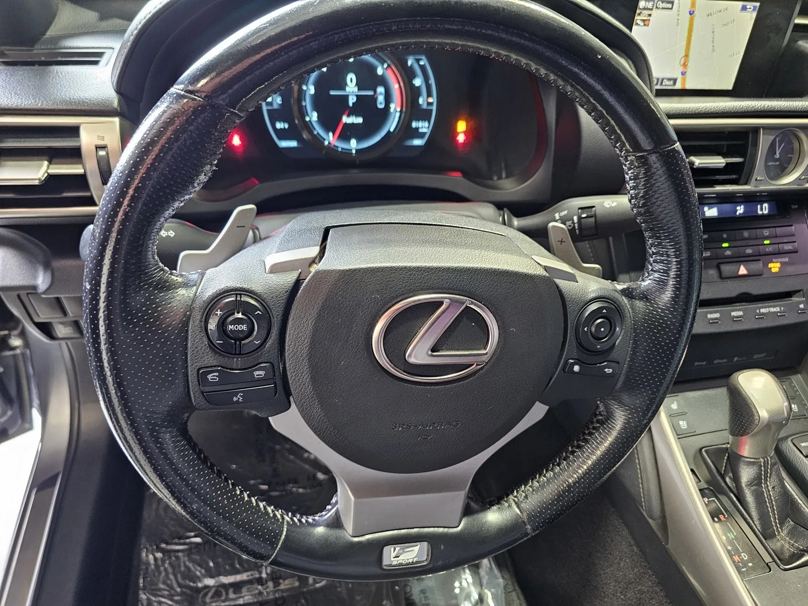 Lexus IS photo 14