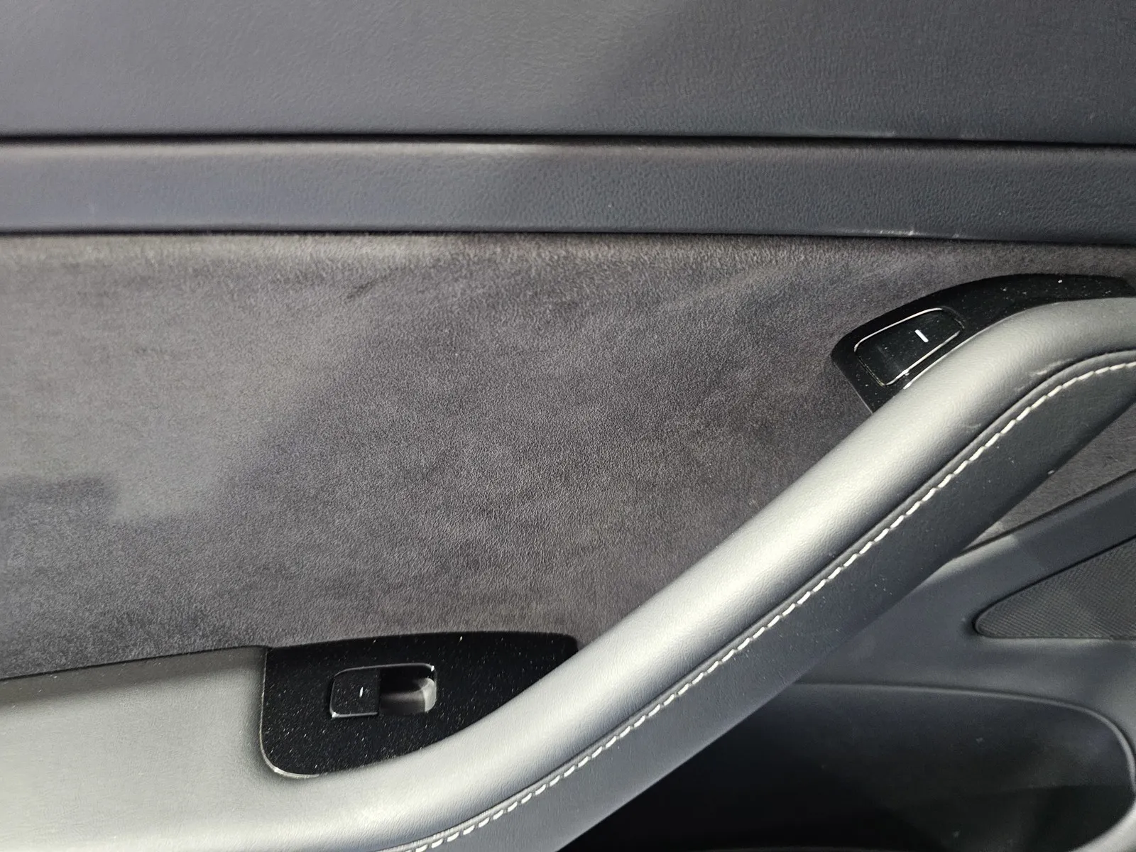 Tesla Model 3 photo 11