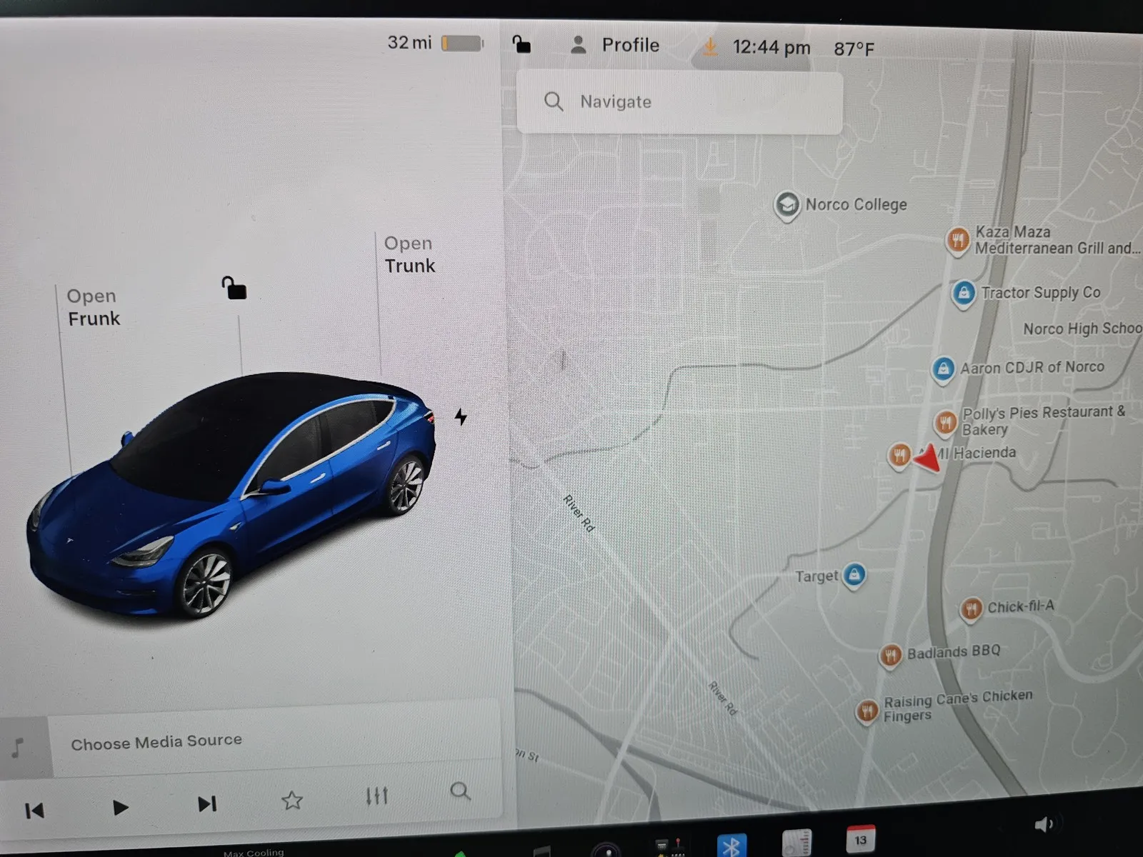 Tesla Model 3 photo 16