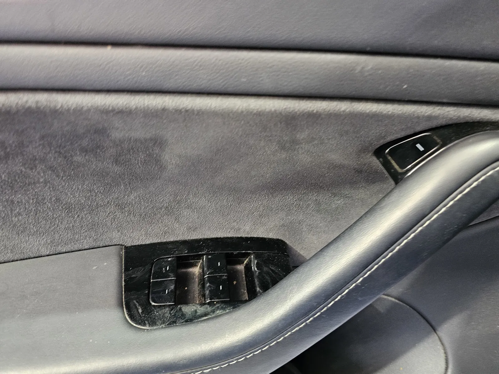 Tesla Model 3 photo 13
