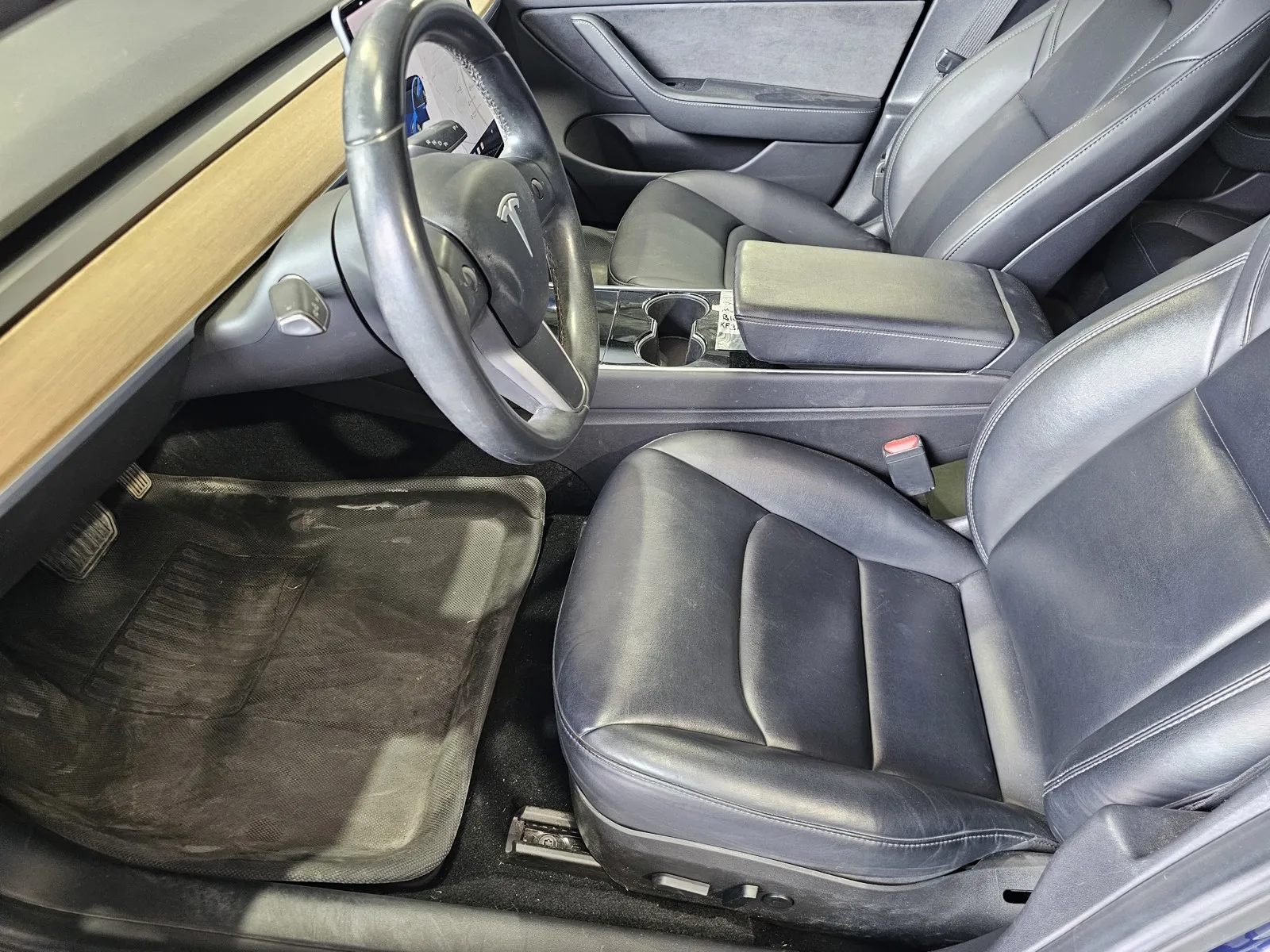 Tesla Model 3 photo 14