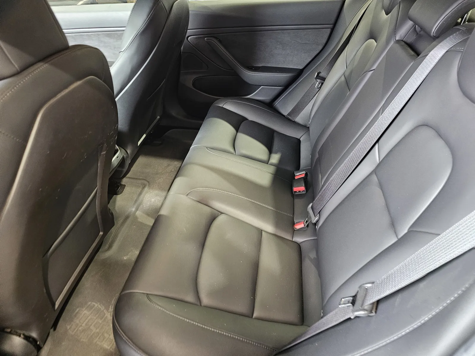 Tesla Model 3 photo 12