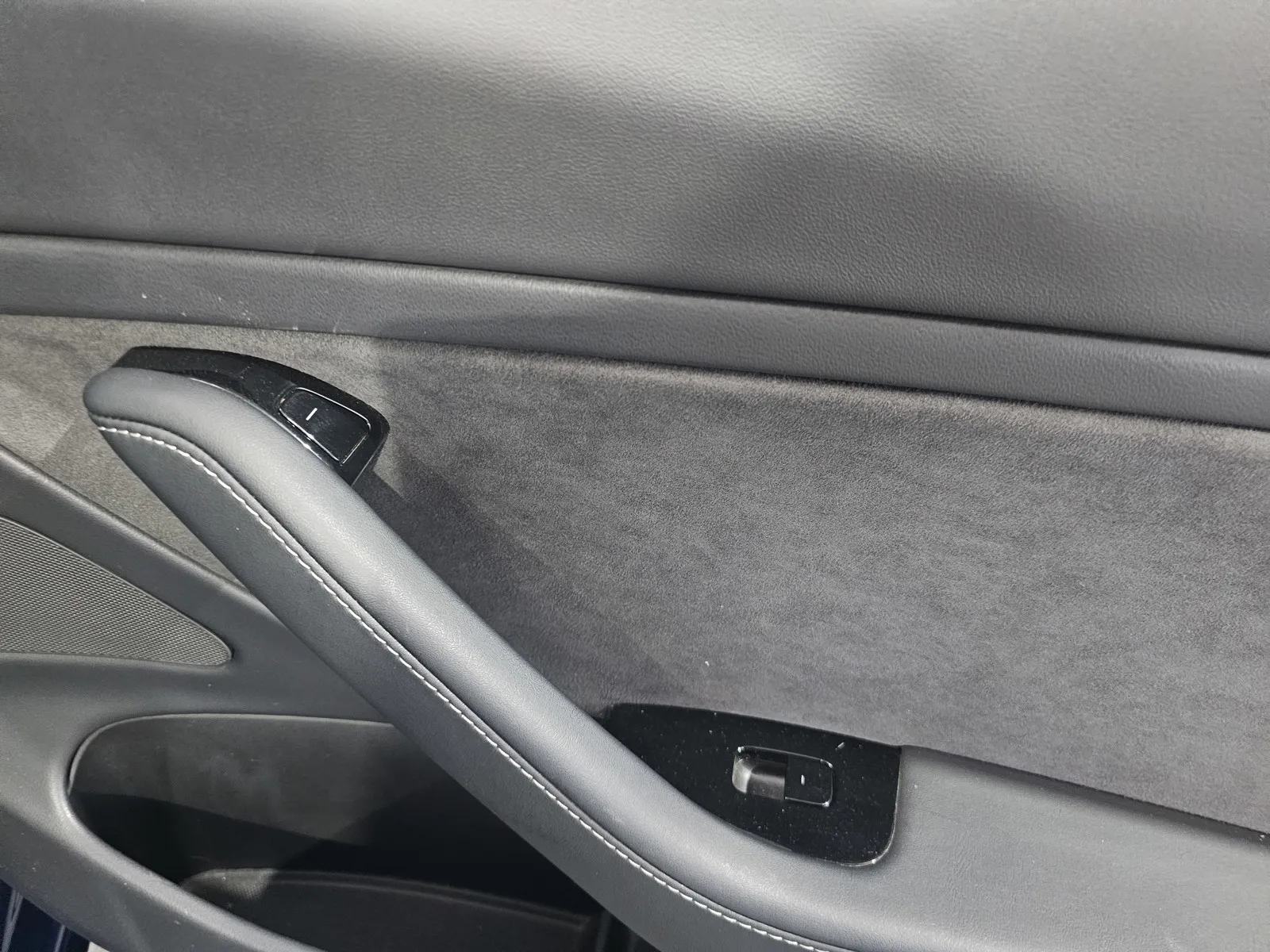 Tesla Model 3 photo 9