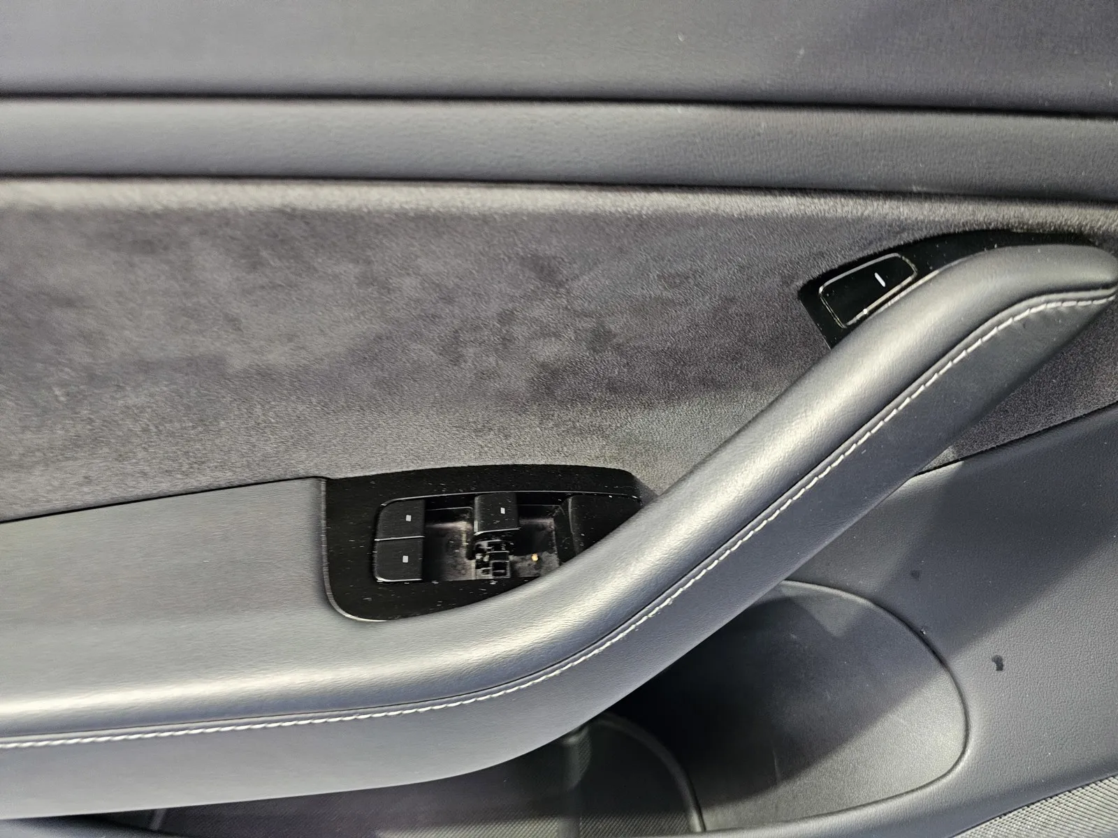 Tesla Model 3 photo 13