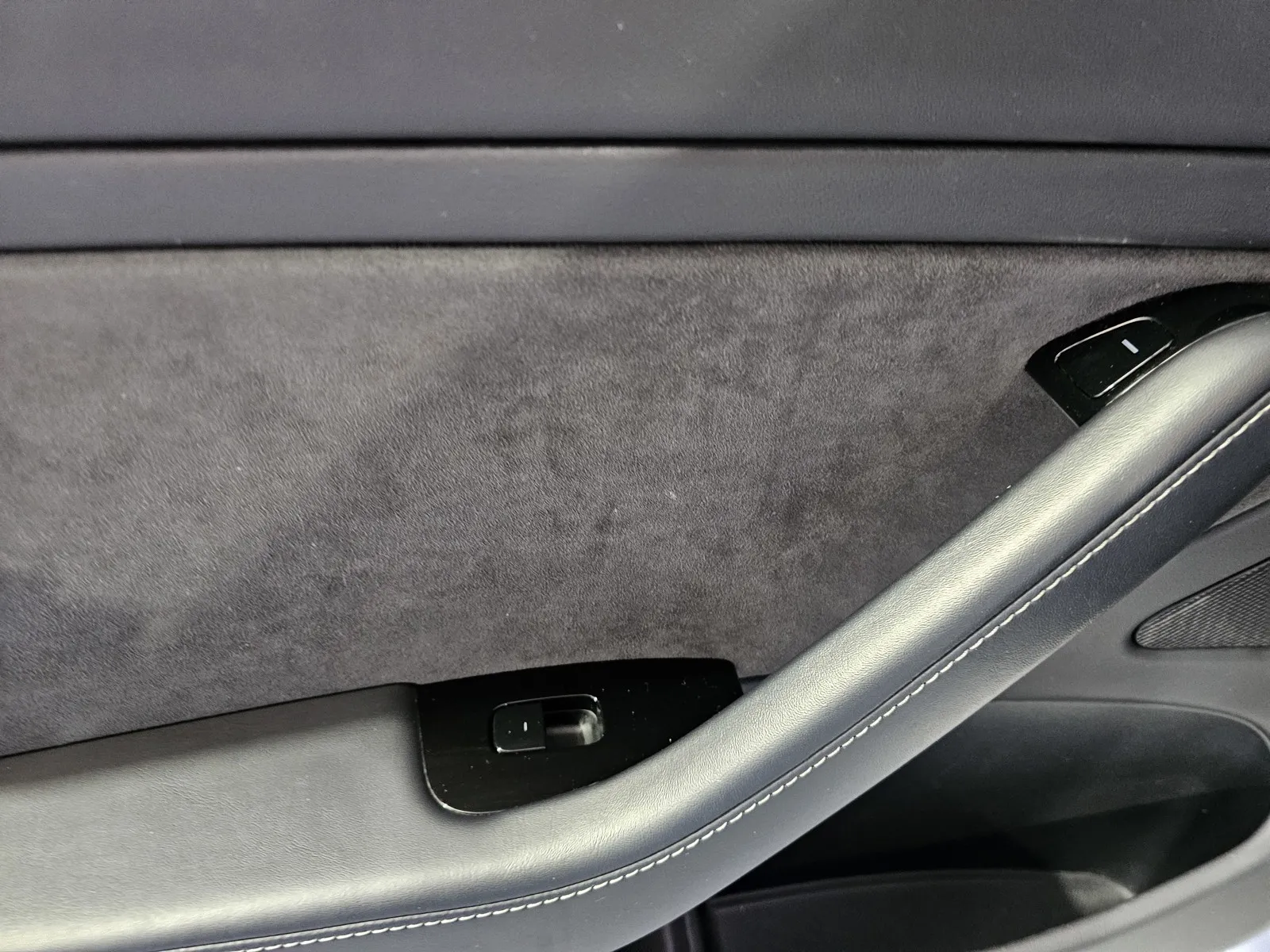 Tesla Model 3 photo 11