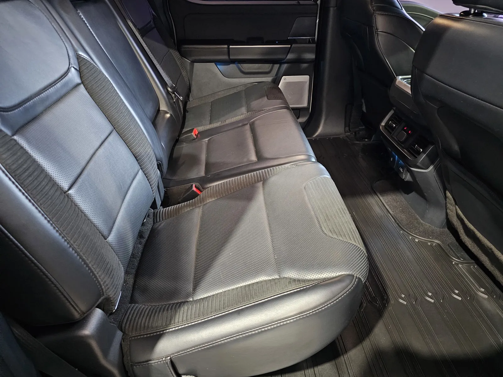 Ford F-150 photo 9