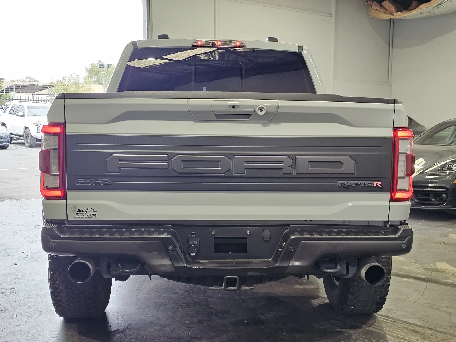 Ford F-150 photo 3