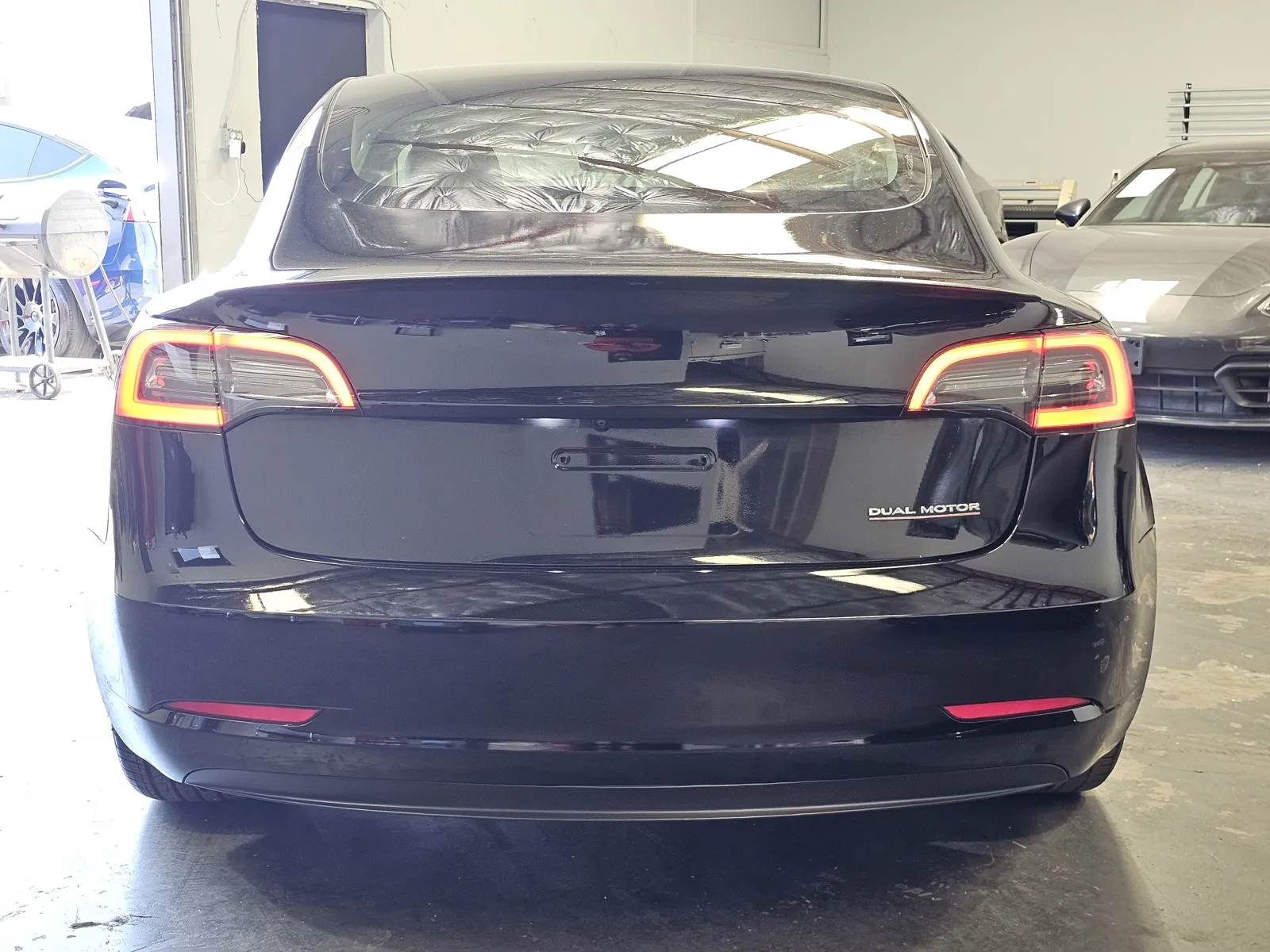 Tesla Model 3 photo 3
