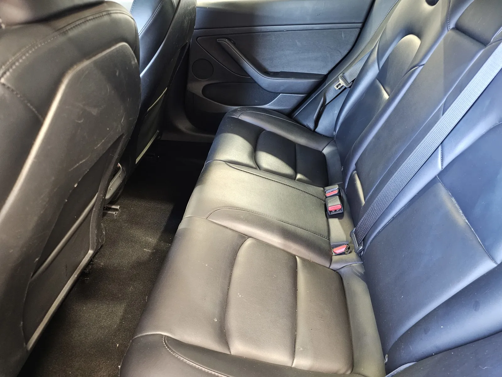 Tesla Model 3 photo 12