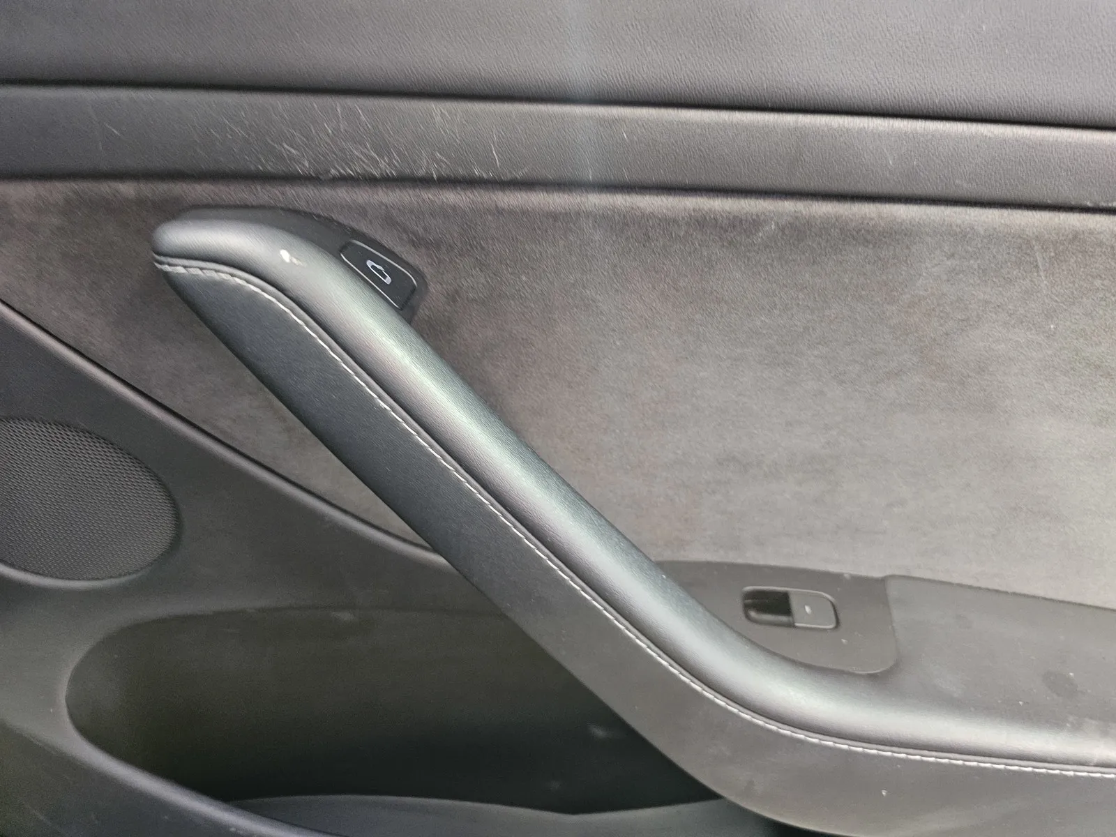 Tesla Model 3 photo 8