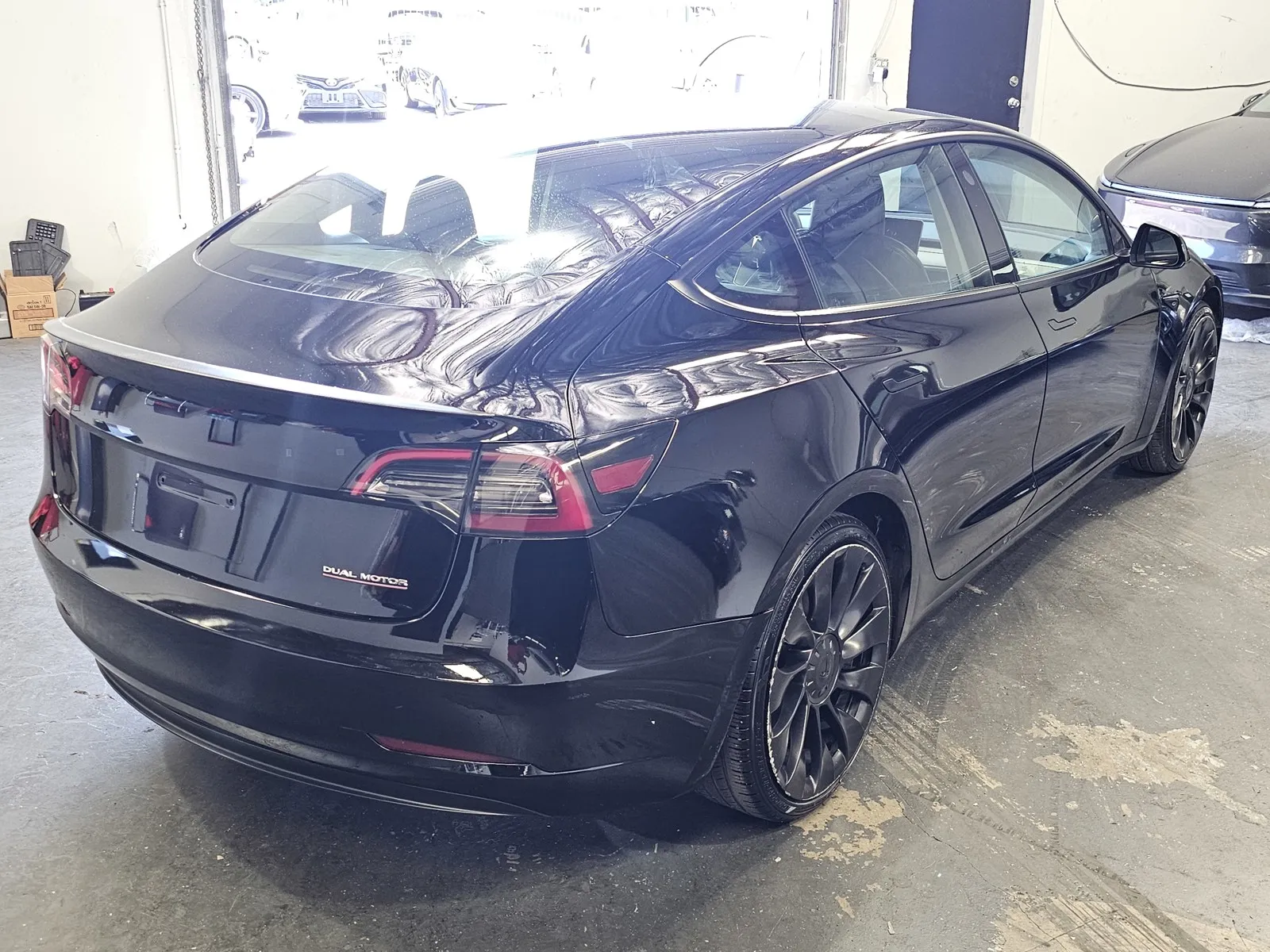 Tesla Model 3 photo 4
