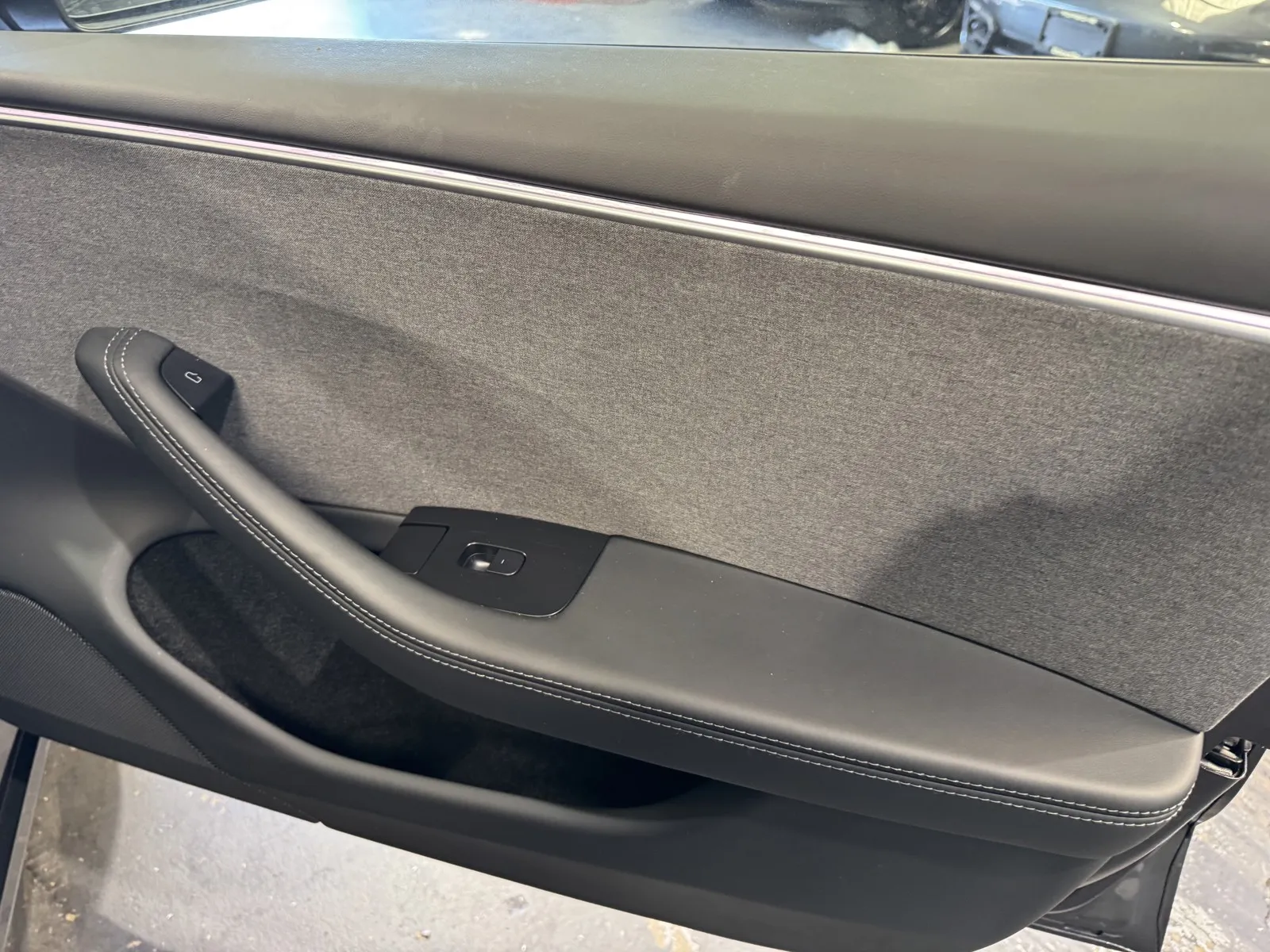Tesla Model 3 photo 7