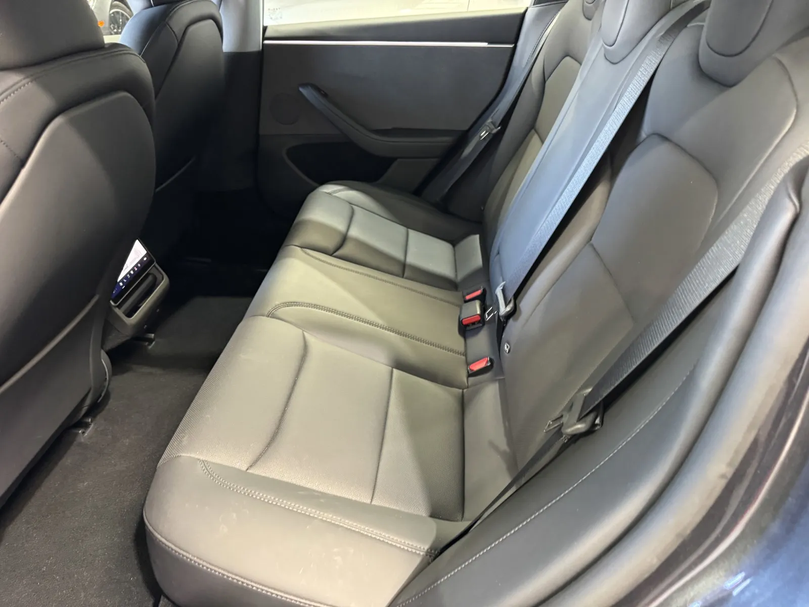 Tesla Model 3 photo 11