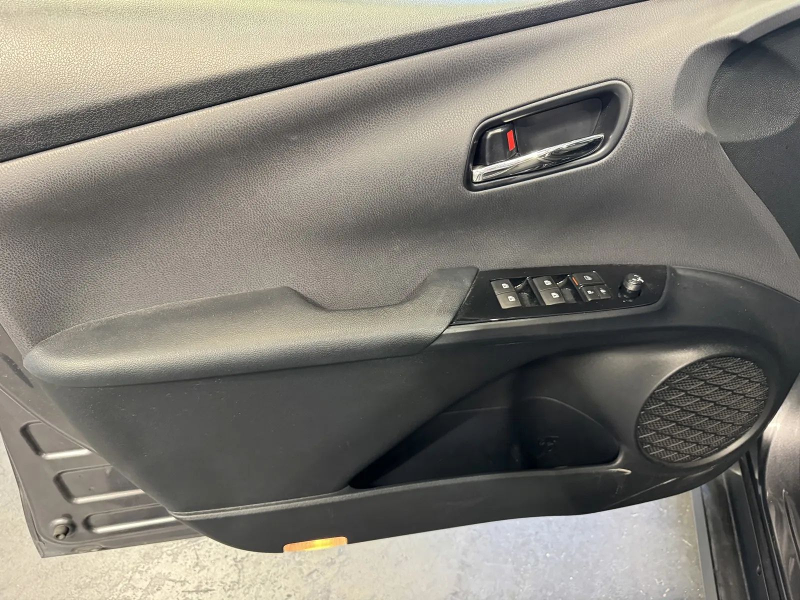 Toyota Prius photo 12