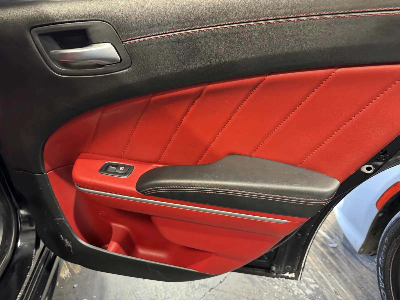 Dodge Charger photo 9
