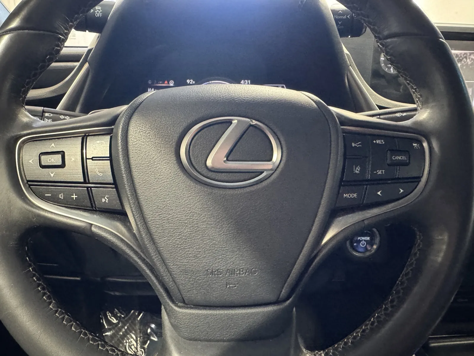 Lexus ES photo 21
