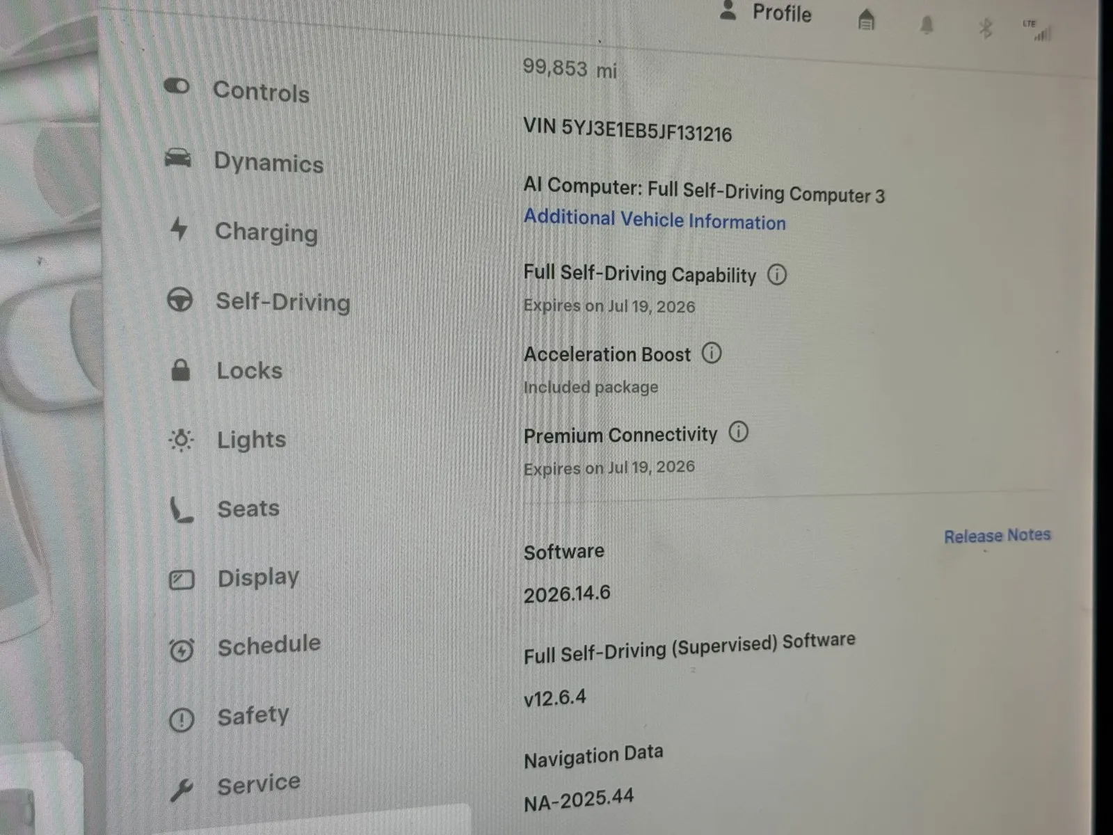 Tesla Model 3 photo 17