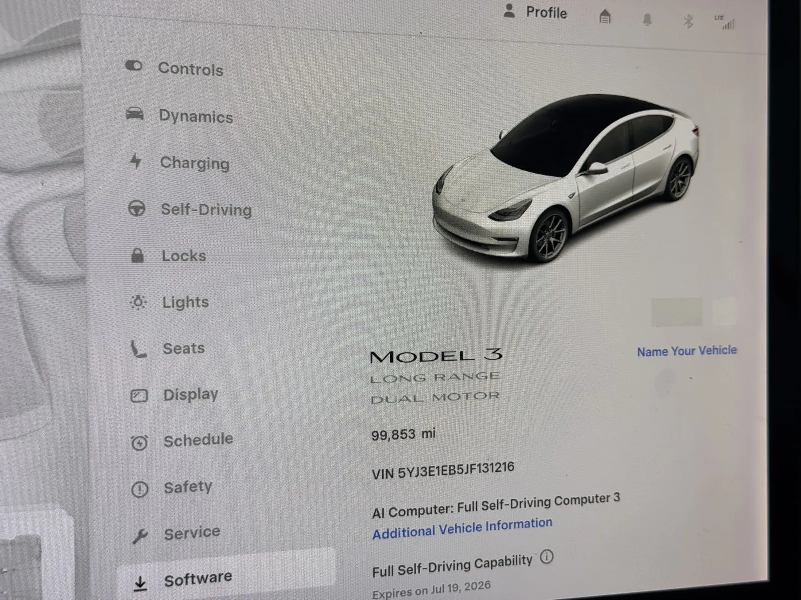 Tesla Model 3 photo 16