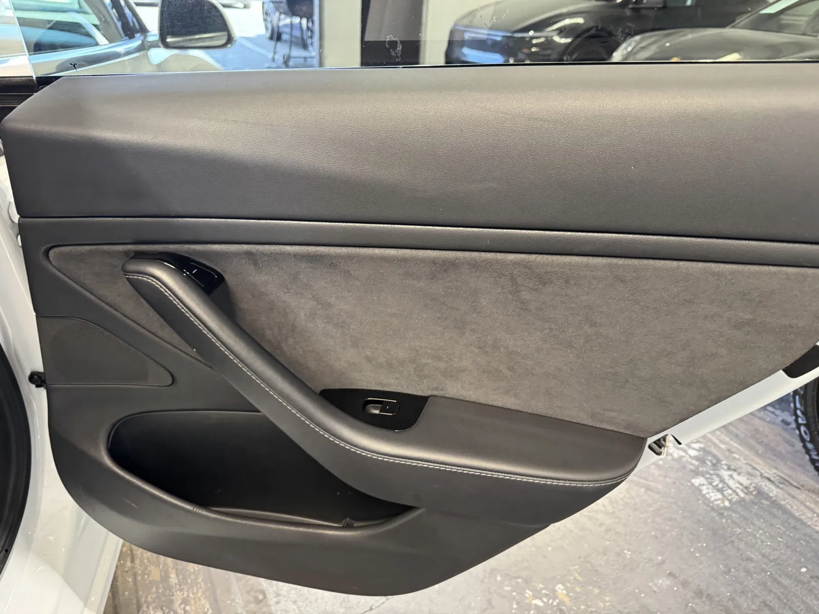 Tesla Model 3 photo 9