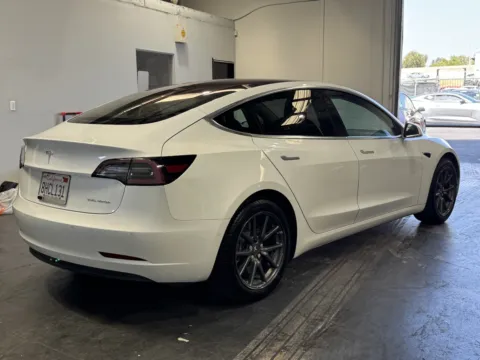 More photos of 2018 Tesla Model 3 LONG RANGE at Premium Autos - Norco, CA