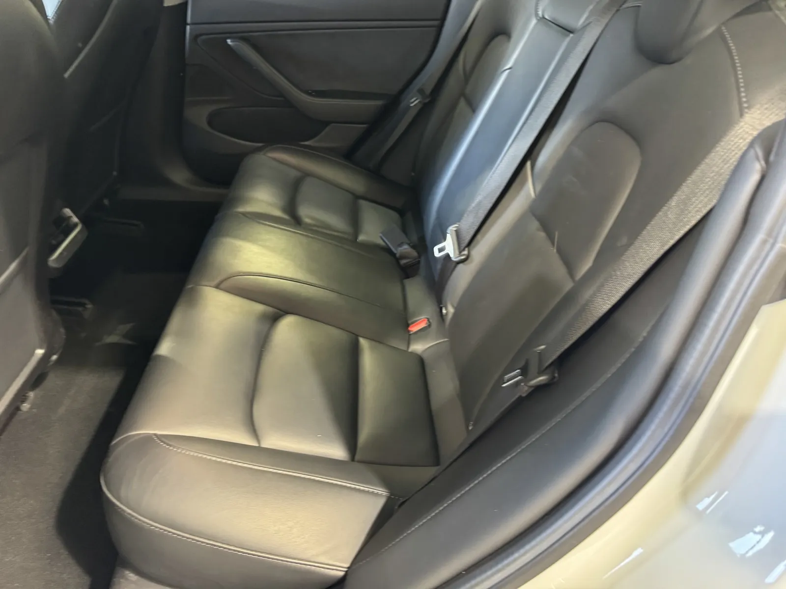 Tesla Model 3 photo 10
