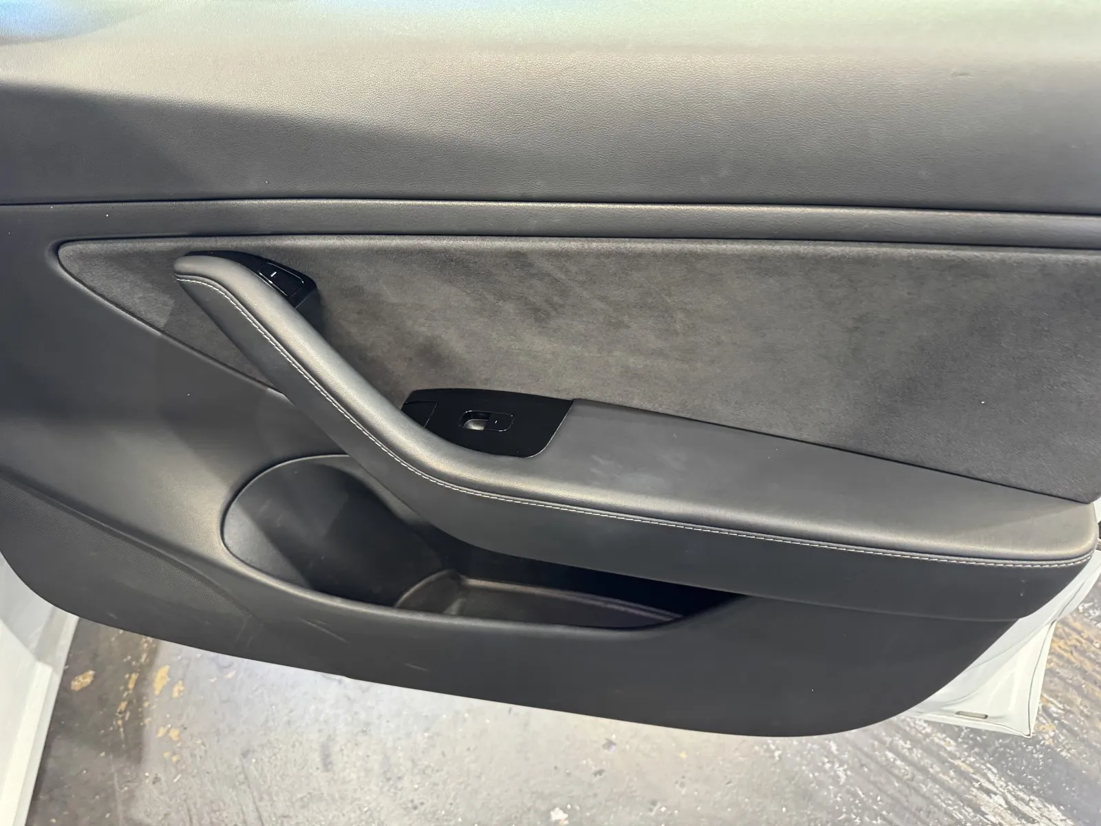 Tesla Model 3 photo 7