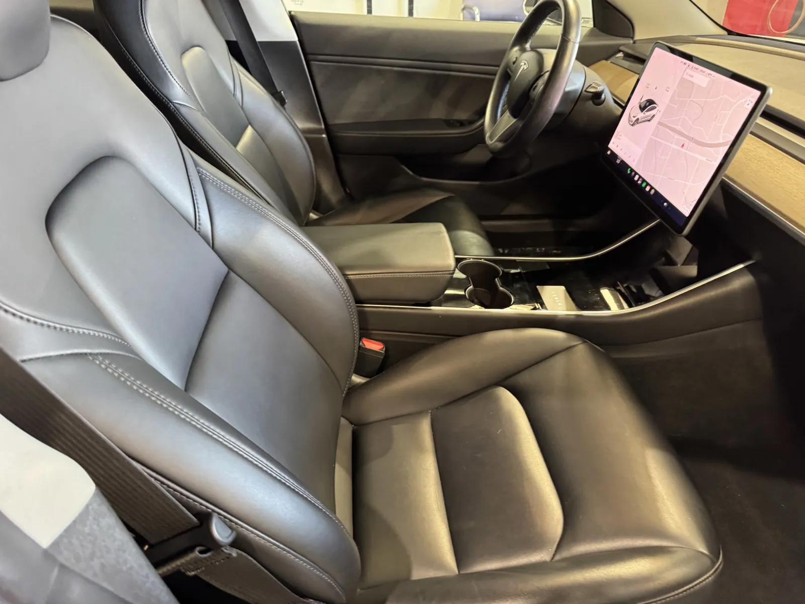 Tesla Model 3 photo 6