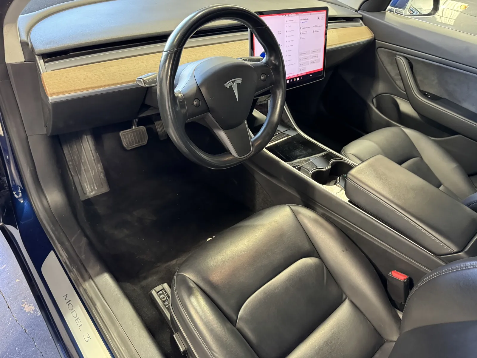 Tesla Model 3 photo 9