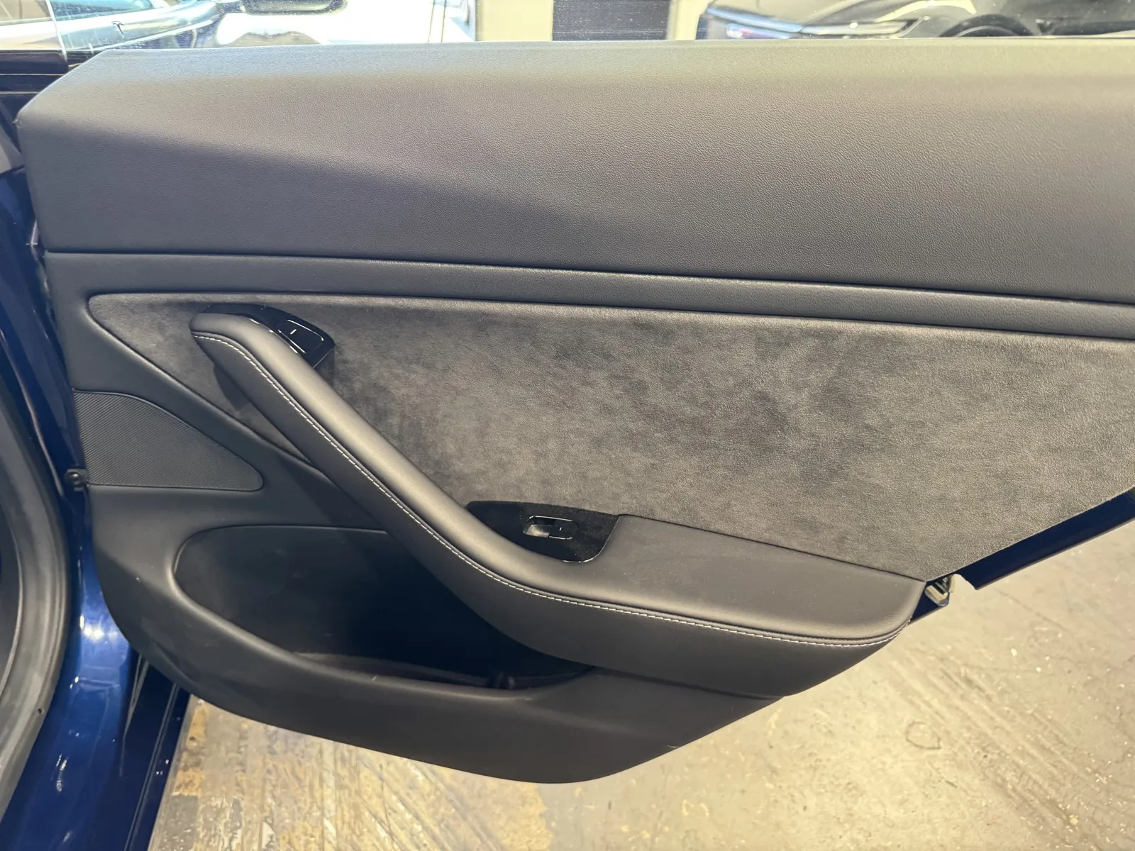 Tesla Model 3 photo 7