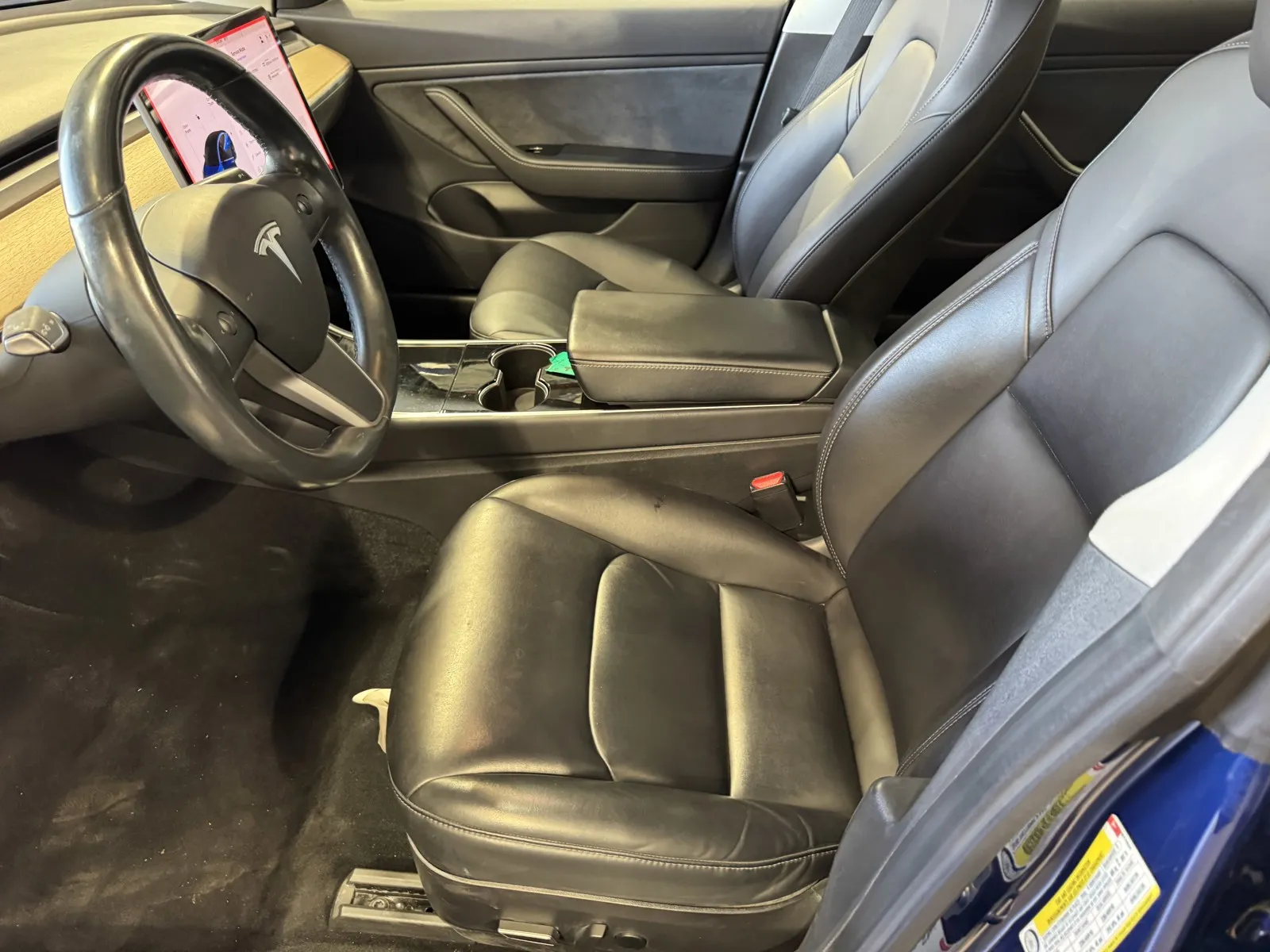 Tesla Model 3 photo 10