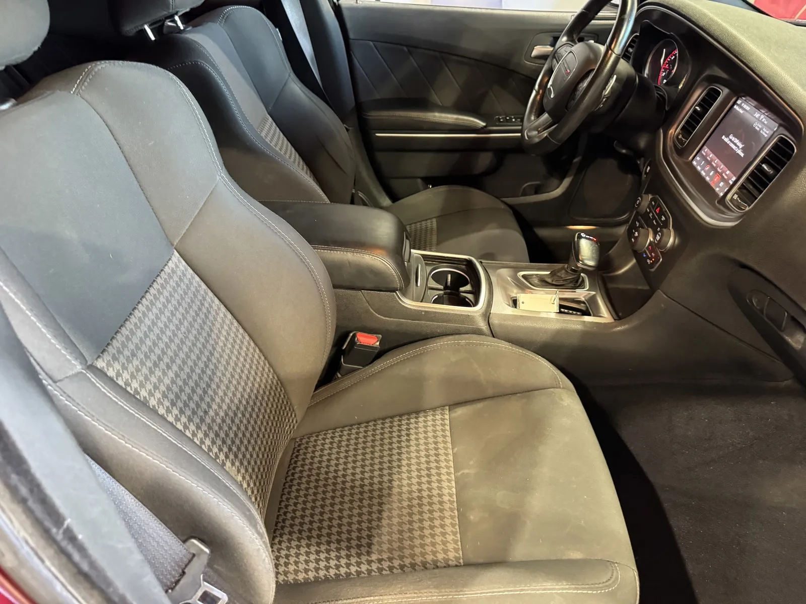 Dodge Charger photo 6