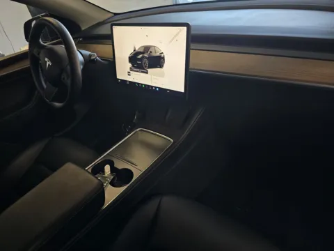 More photos of 2025 Tesla Model Y Long Range at Premium Autos - Norco, CA
