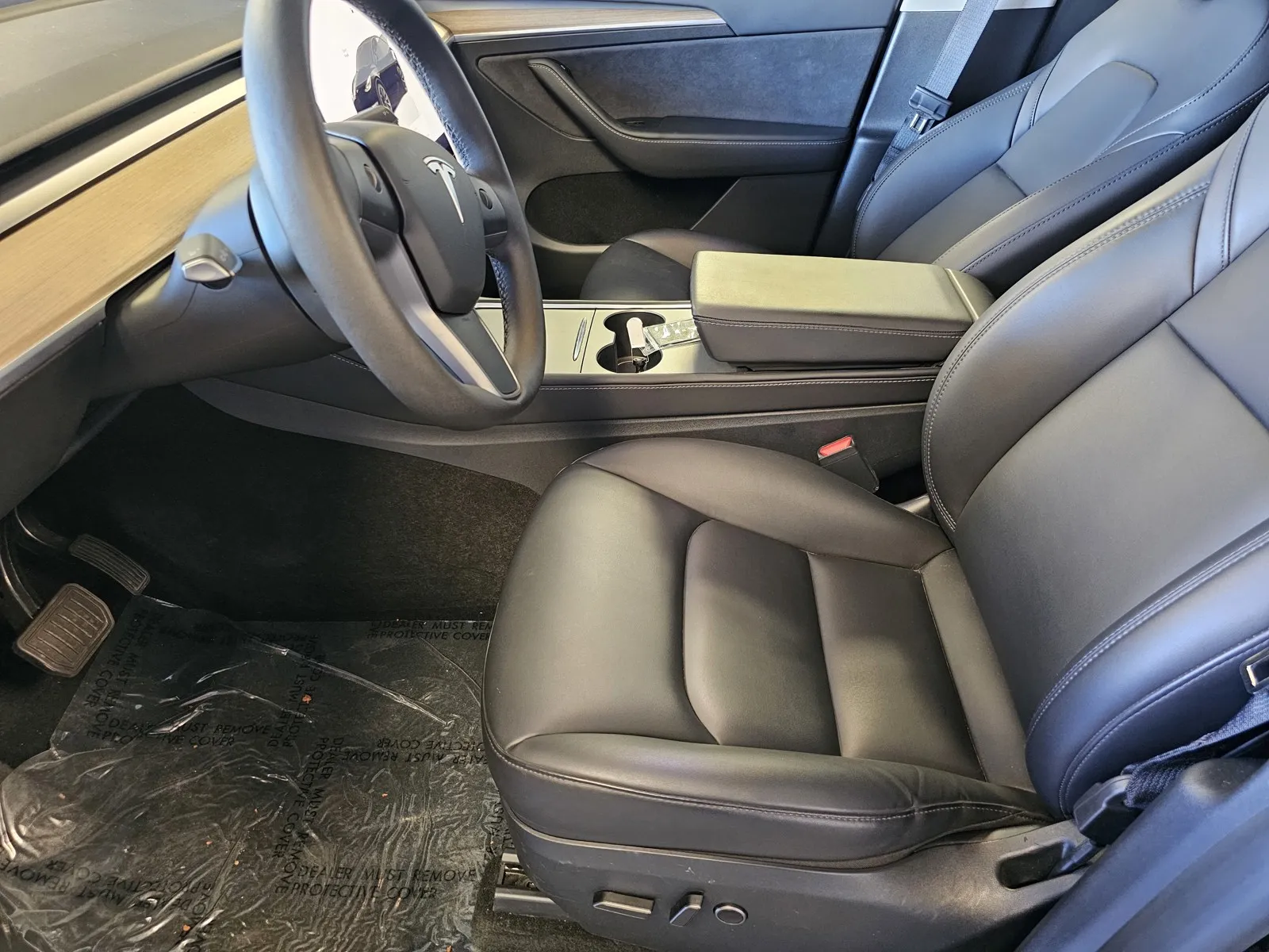 Tesla Model Y photo 14