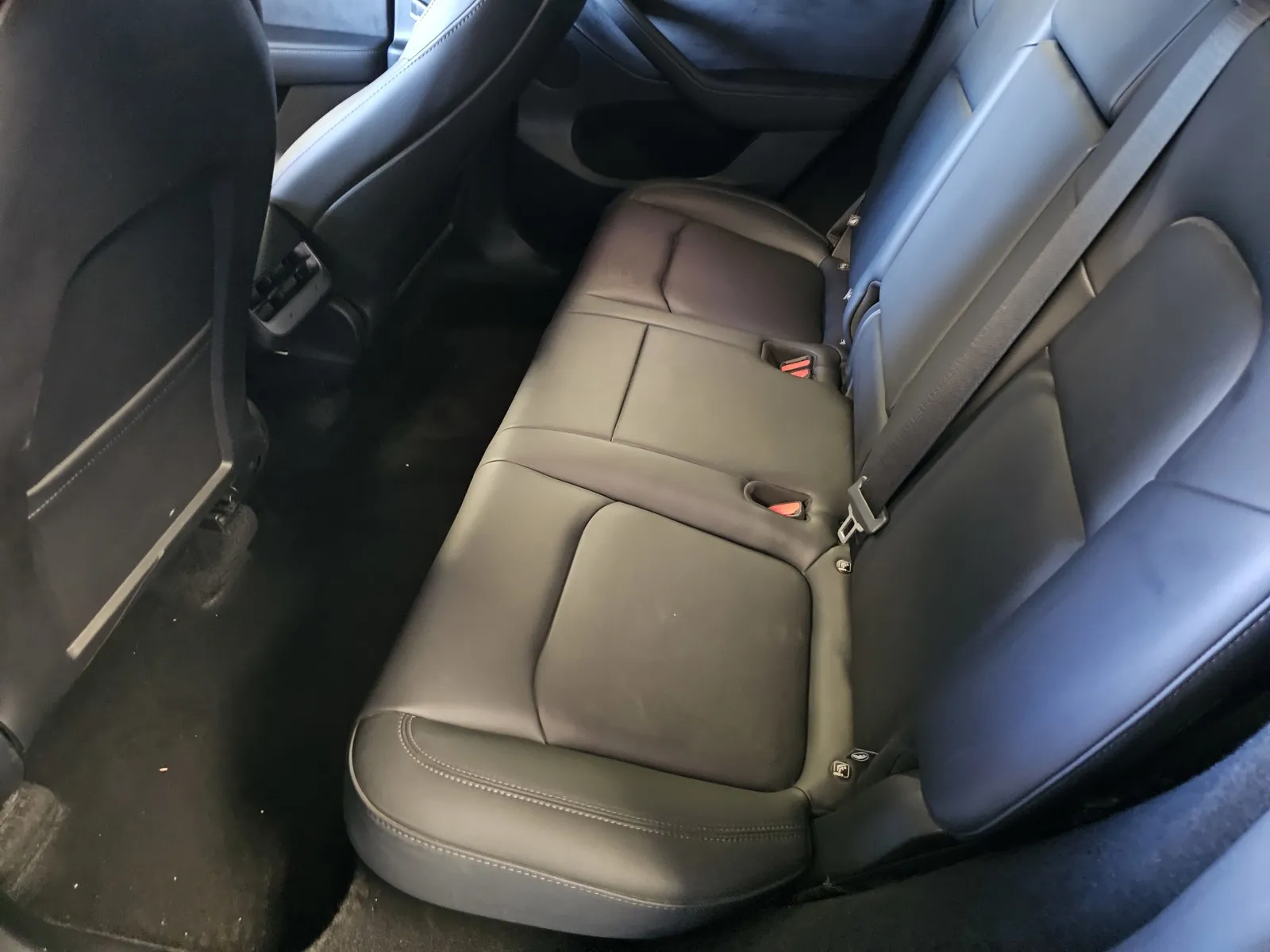 Tesla Model Y photo 12
