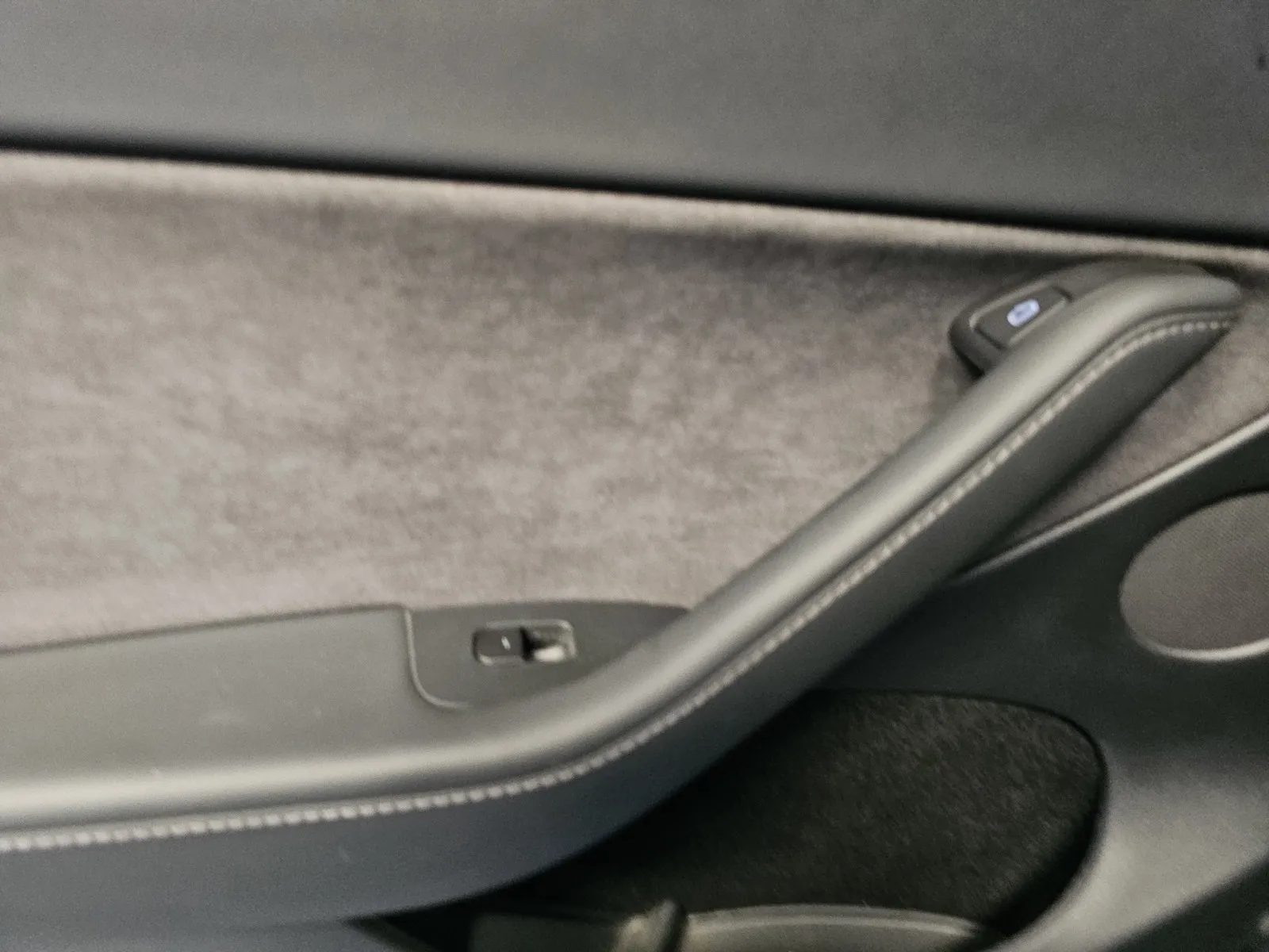 Tesla Model Y photo 11