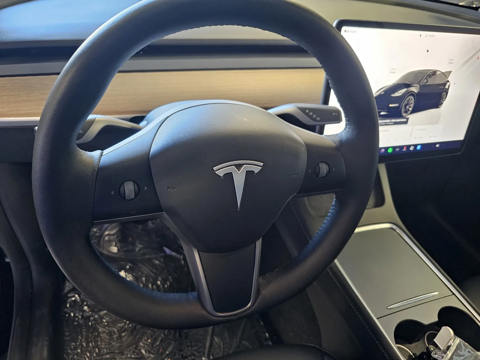 Tesla Model Y photo 15