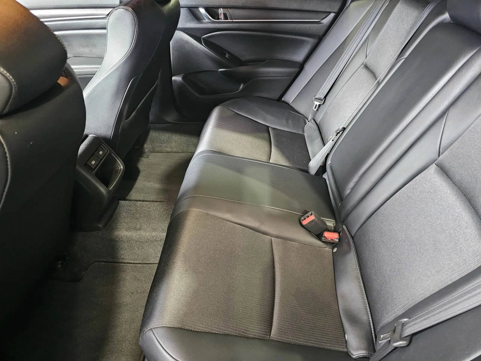 Honda Accord photo 12