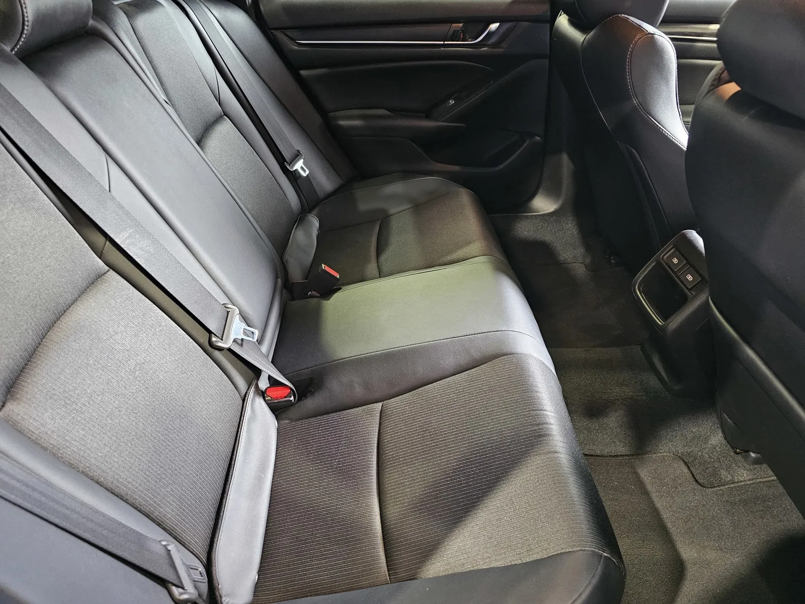 Honda Accord photo 9