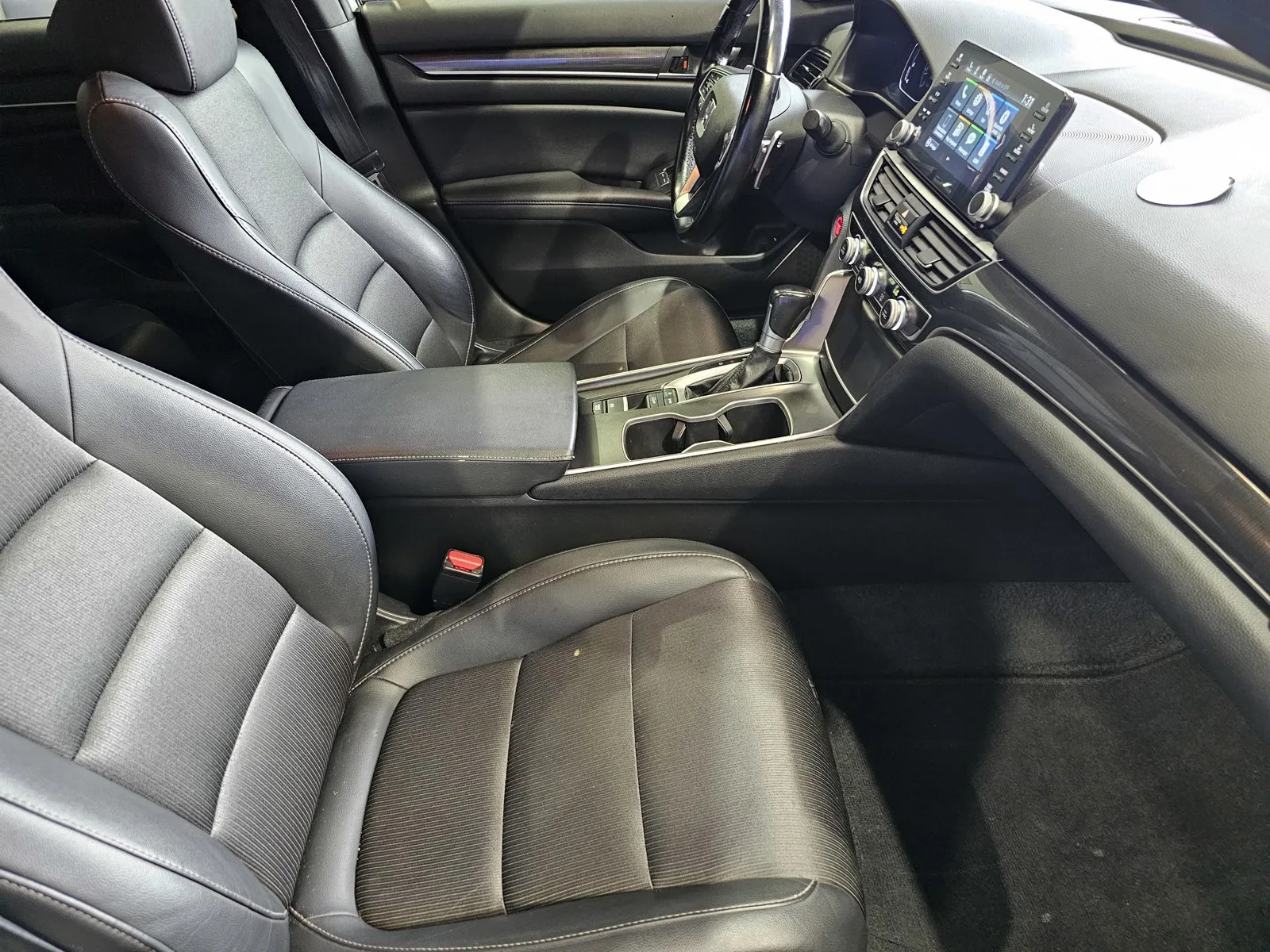 Honda Accord photo 7