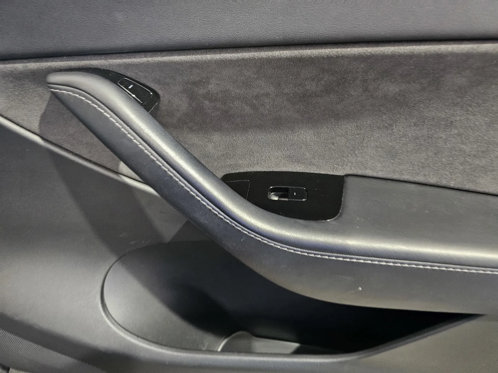Tesla Model Y photo 6