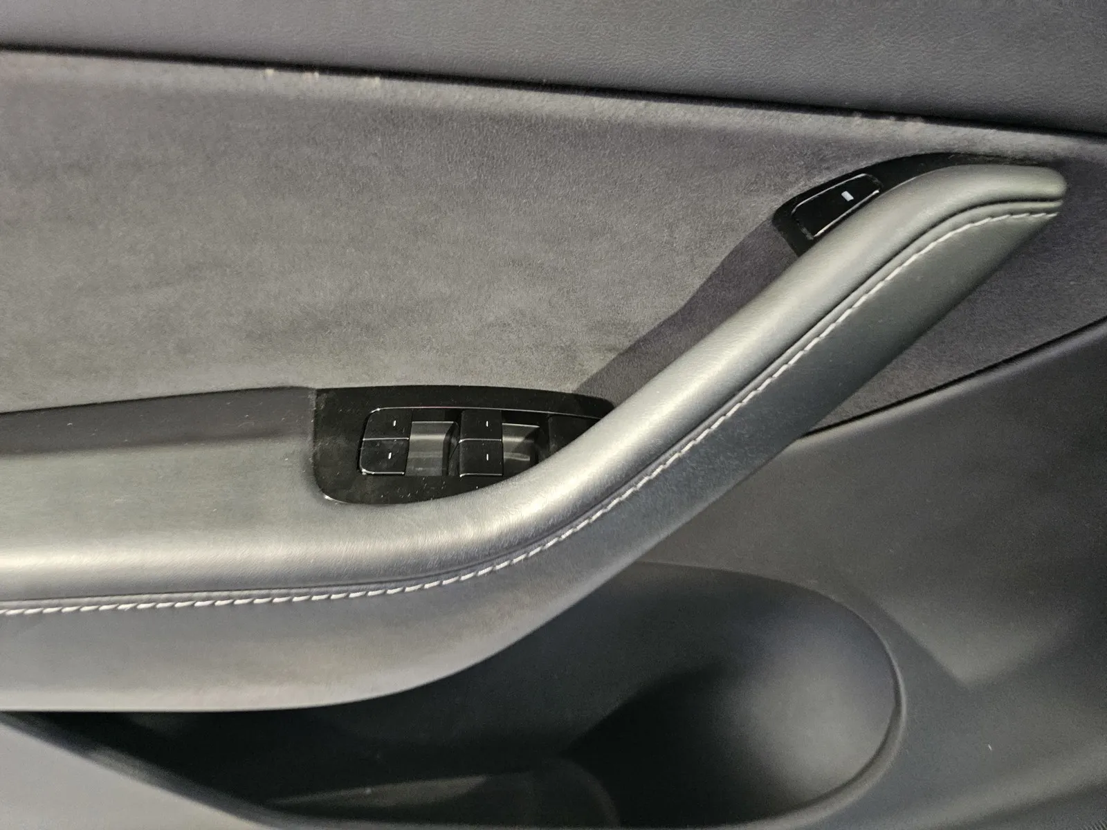 Tesla Model Y photo 13
