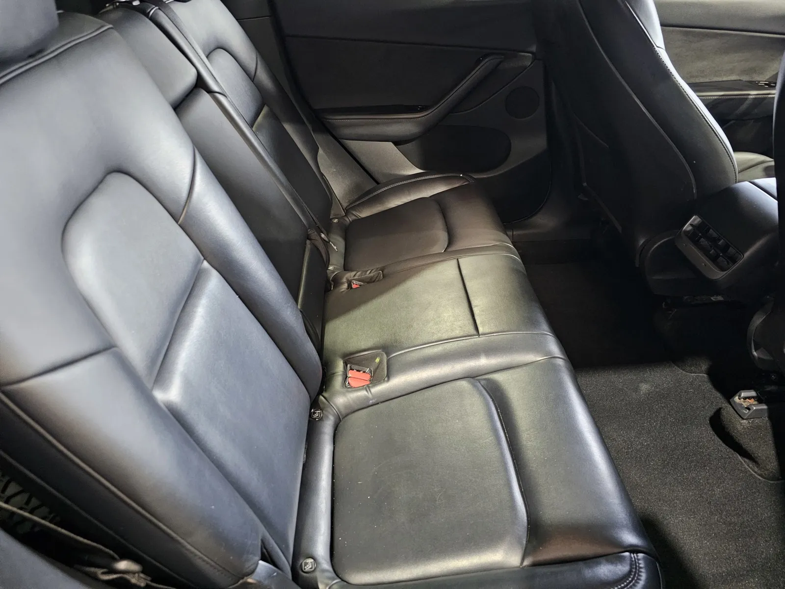 Tesla Model Y photo 9
