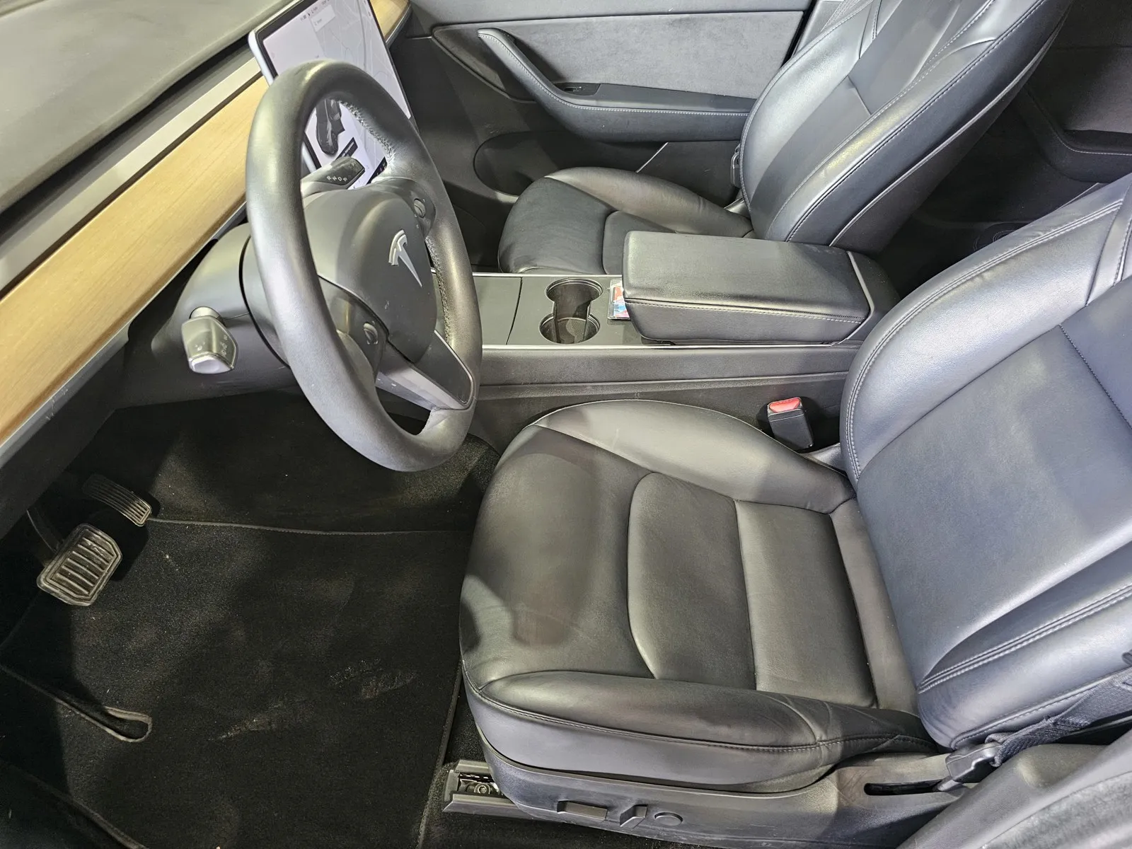 Tesla Model Y photo 14