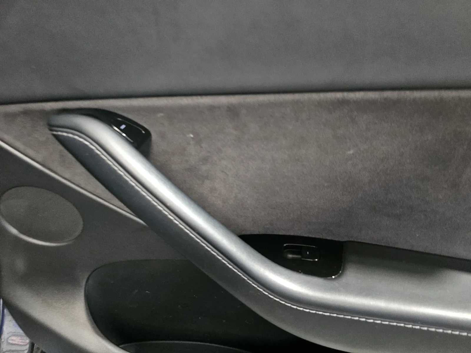 Tesla Model Y photo 8