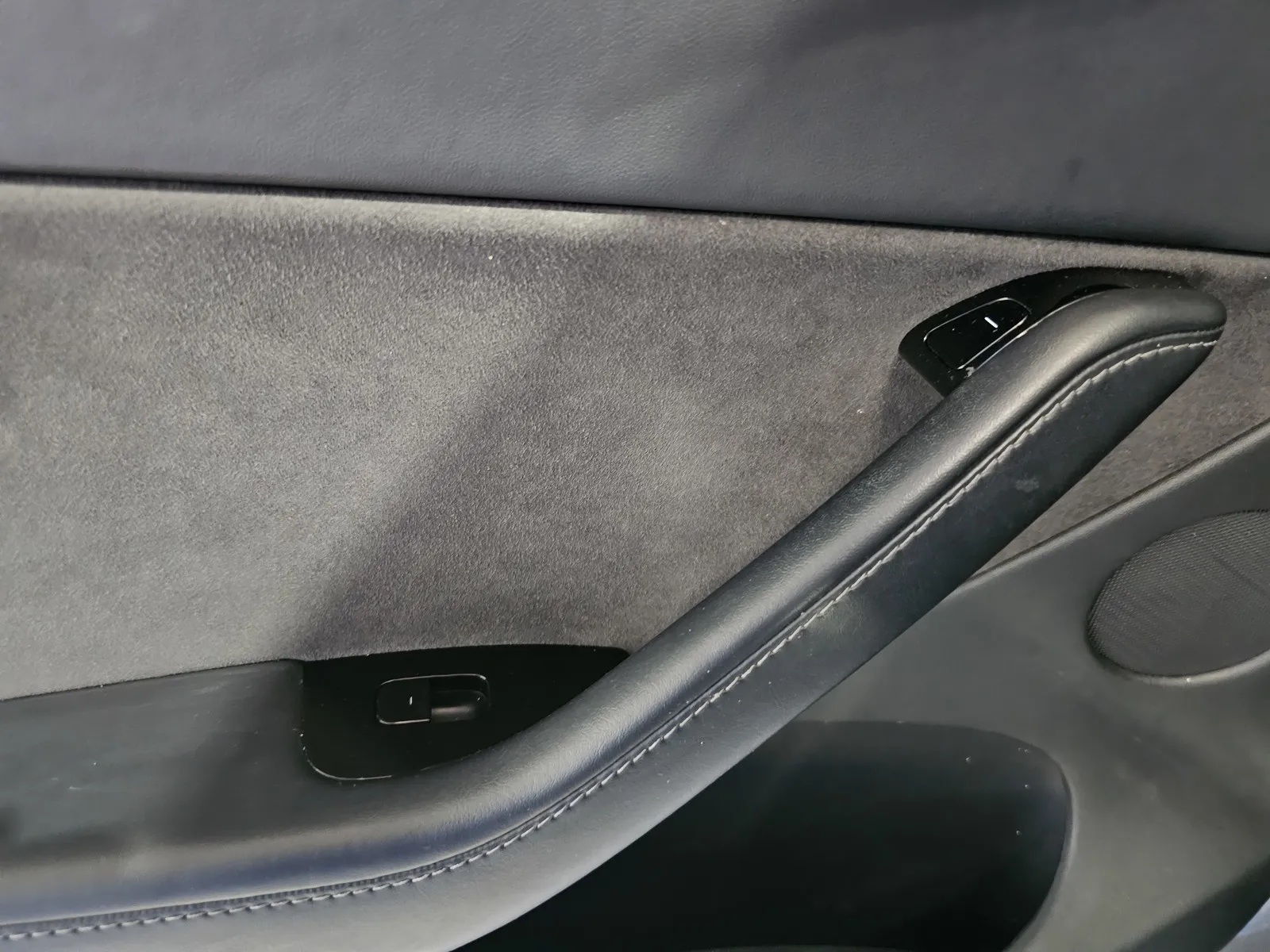 Tesla Model Y photo 11