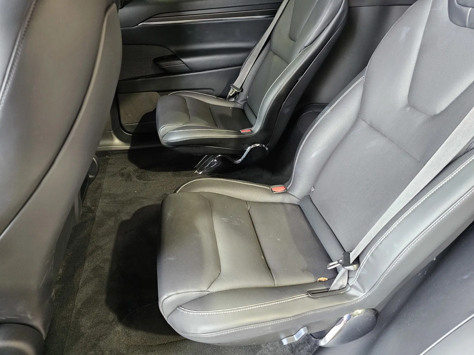 Tesla Model X photo 11
